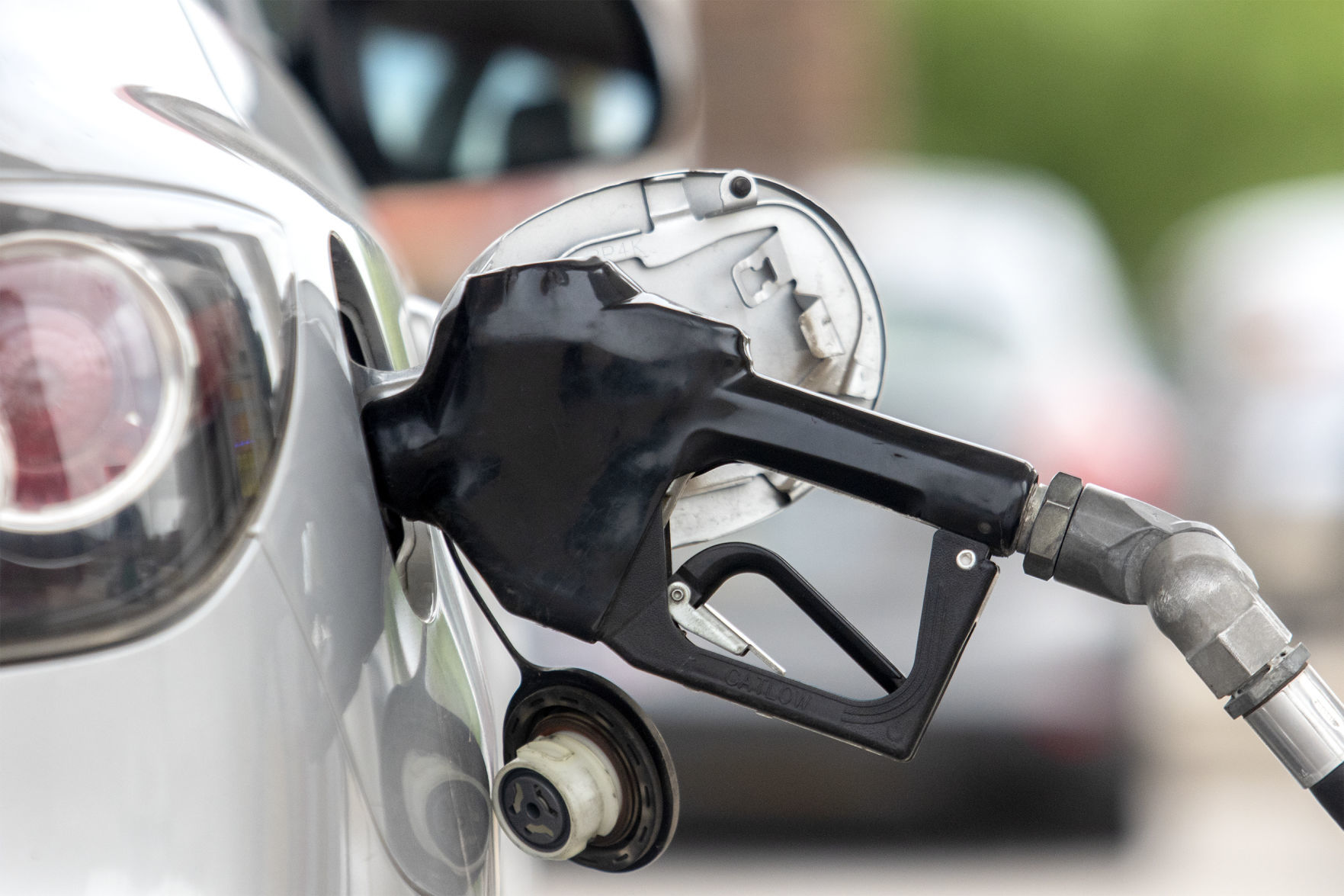 Gas prices stabilize nationally